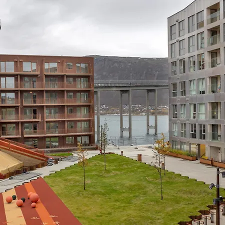 At The Docks Vervet, Fantastic Views Leilighet Tromsø
