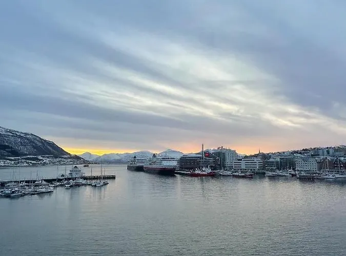 Northstay - The Northview Retreat, Free Parking, Amazing Ocean Views 아파트 트롬쇠