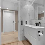 Northstay - The Northview Retreat, Free Parking, Amazing Ocean Views Tromsø